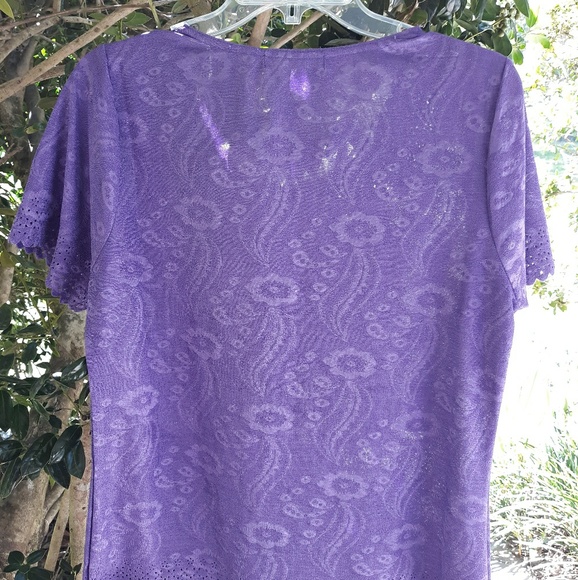 PURPLE SCOOP-NECK SS TOP WITH LACE-LOOK DETAILS - Picture 2 of 6